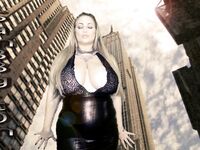 Giantess in the City