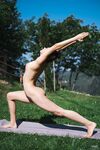 Alissa Foxy: Nude Yoga