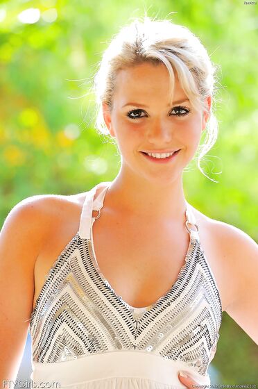 In & Out Of Me photos (Mia Malkova)