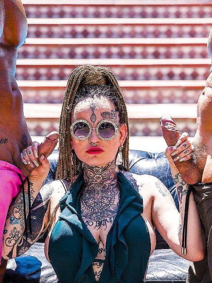 Tattooed Whore With Big Juggs Gets Properly Fucked By The Pool photos (Korinha)