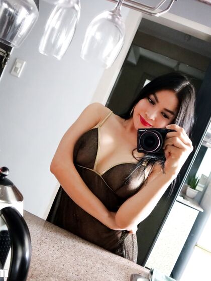 TS Filipina Hot Sexy Mirror Selfie