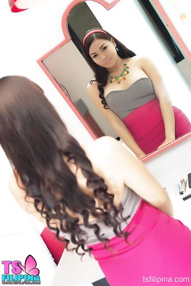 TS Filipina in Sexy Pink Mini Skirt
