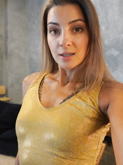 Golden babe Melena Maria Rya