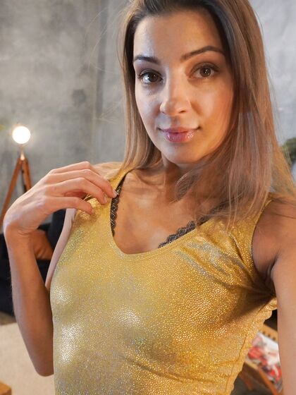 Golden babe Melena Maria Rya