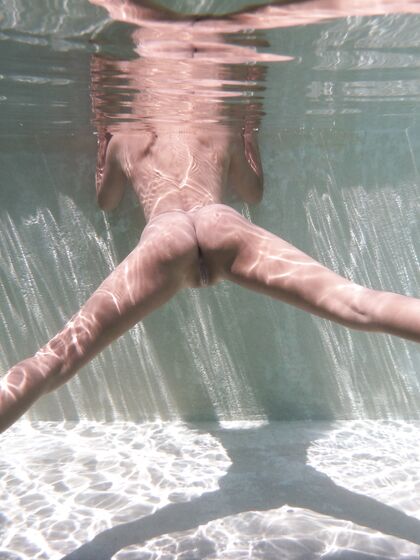 Melena Maria Rya Naked underwater