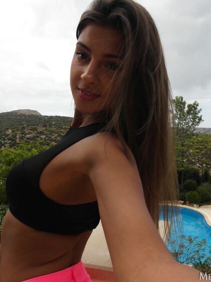 what's under pink shorts ofMelena Maria Rya?
