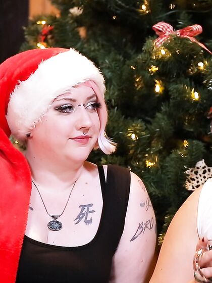 Chubby Lesbians Princess Dandy And April Raine Enjoying Each Other's Company