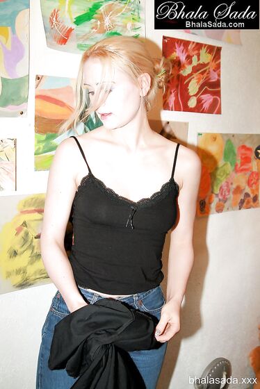 Student does her first nude shoot
