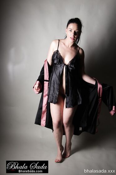 A babe shot by Bhala Sada