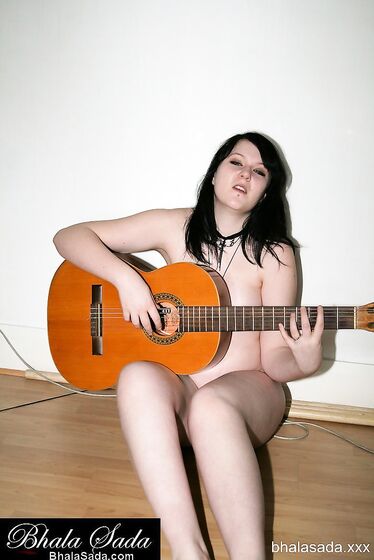 A sexy Bhala Sada Babe