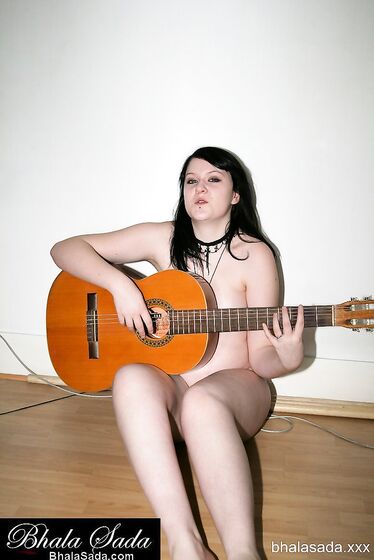 A sexy Bhala Sada Babe