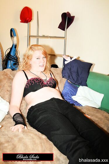 A sexy Bhala Sada Babe