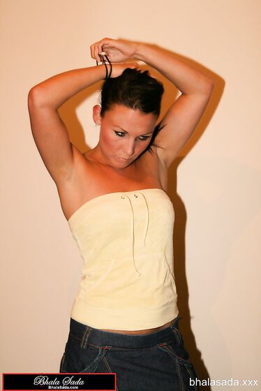 A sexy Bhala Sada Babe