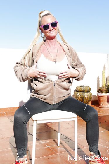 Exercising outside with anal play in yoga pants