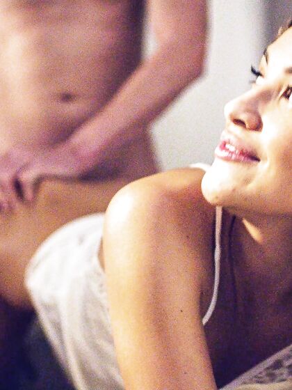 Insatiable Minx Gizelle Blanco Smiles While Riding Hard Dick