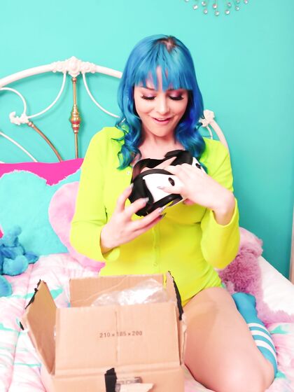 Jewelz Blu Gets Her Shaved Pussy Licked And Fucked Well photos (Jay Romero)