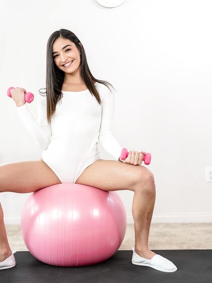 Flexible Brunette Emily Willis Can't Wait To Get Fucked