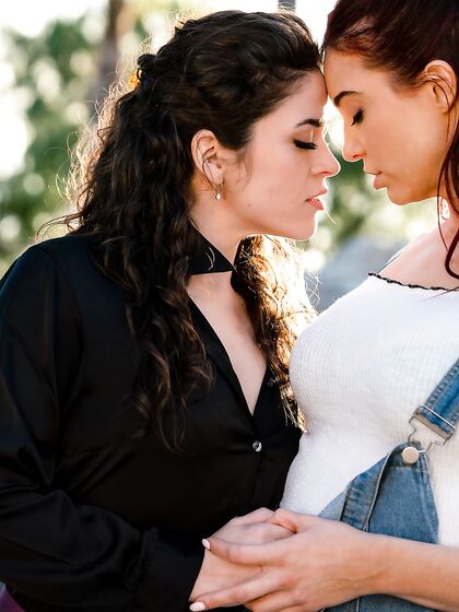 Jayden Cole And Victoria Voxxx Bring Each Other To An Eye-rolling Orgasm