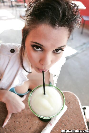 Filthy Latinas Veronique Vega And Renae Blow And Ride Guyâ€™s Milking Piston photos (Renae Cruz)