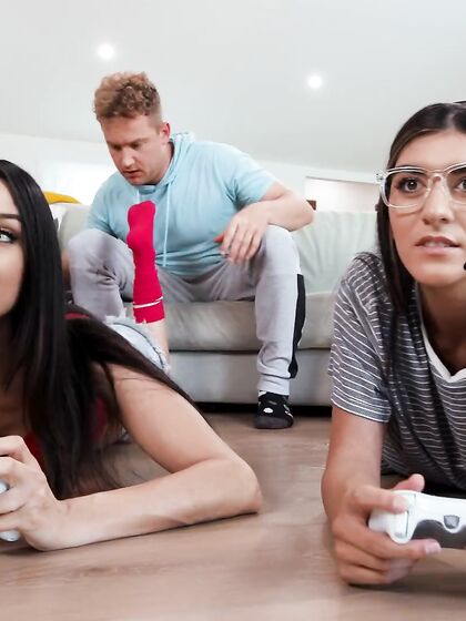 Eliza Ibarra Gets A Sticky Reward After Riding Big Dick