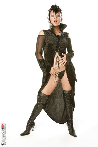 The Mind Blowing Fetish Scenes With Horny Katerina Nova In The Black Costume