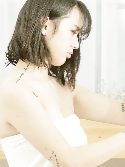 Chu Meng Shu Pleasures Her Bald-headed Boyfriend In Bed