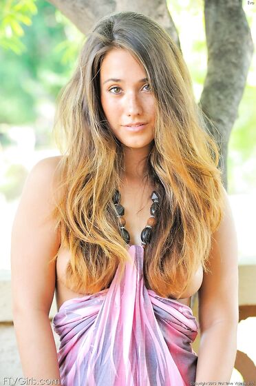 Hawaiian Look photos (Eva Lovia)