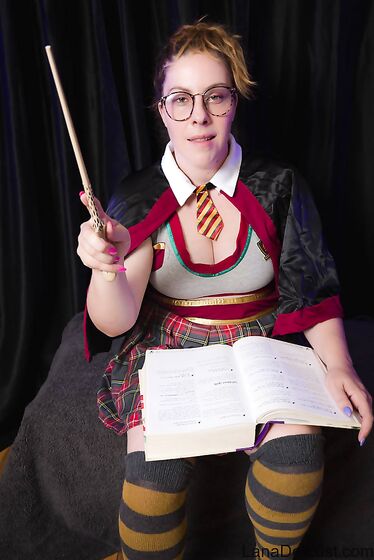 Hogwarts Legacy Student Parody - Zip