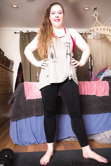Bedroom Workout Red Sports bra - Zip