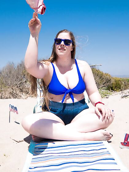 July 4th Beach Babe - Zip