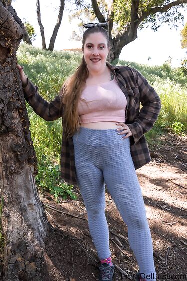 California Hike By The Lake - Zip