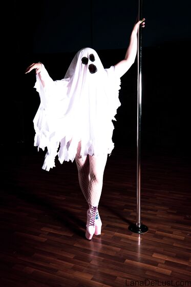 Pole Dancing Ghost - Free