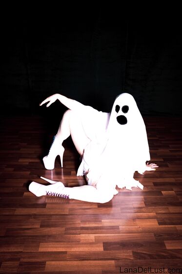 Pole Dancing Ghost - Free