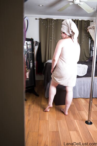 After Shower Voyeur - Zip