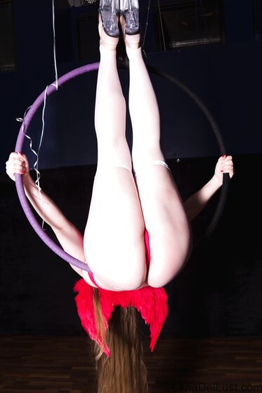 Cupid Lyra Dance - Zip