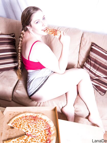 Hot N Ready Pizza Slut - Zip