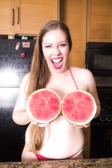 Wet Wild Watermelon - Zip