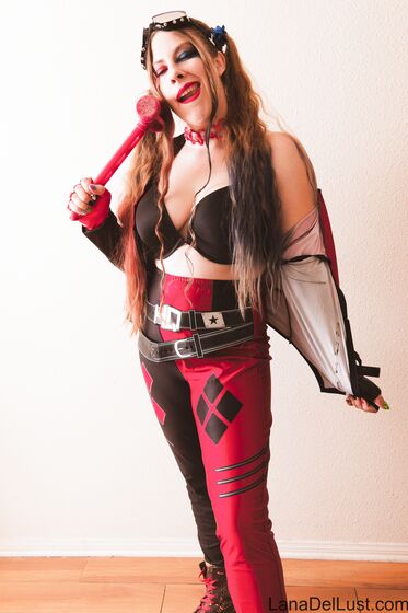 Harley Quinn Cosplay - Free