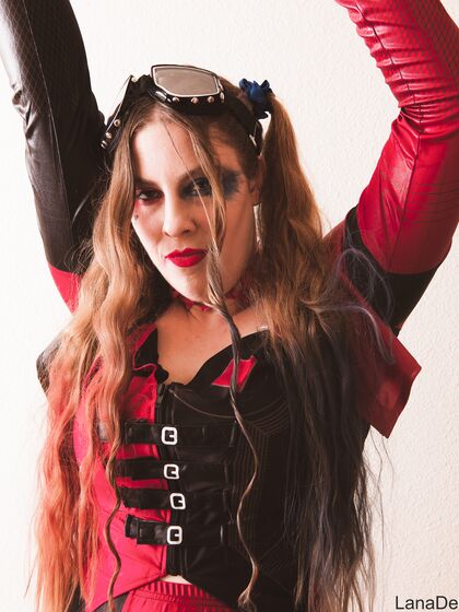Harley Quinn Cosplay - Zip