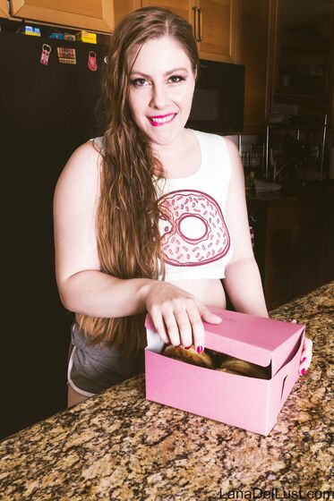 Sweet Doughnut Babe - Zip