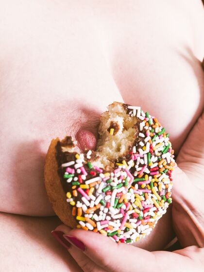 Sweet Doughnut Babe - Zip