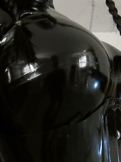 LATEX LARA -Strapon fucking Lea`s Rubberdoll pussy