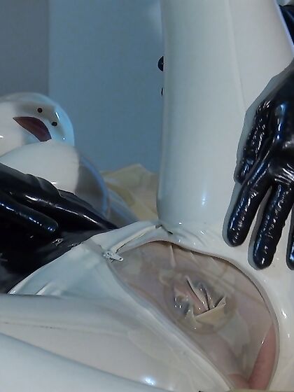 Daniela Benatta and Latex Lea- Strapon for Lara