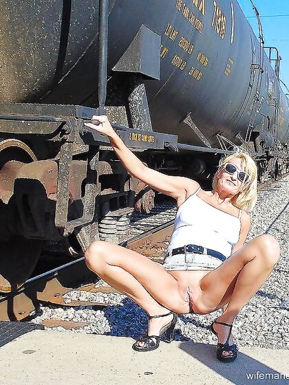 MARIE WADSWORTHY PUBLIC SMOKING MILF COCK SUCKING  SLUT