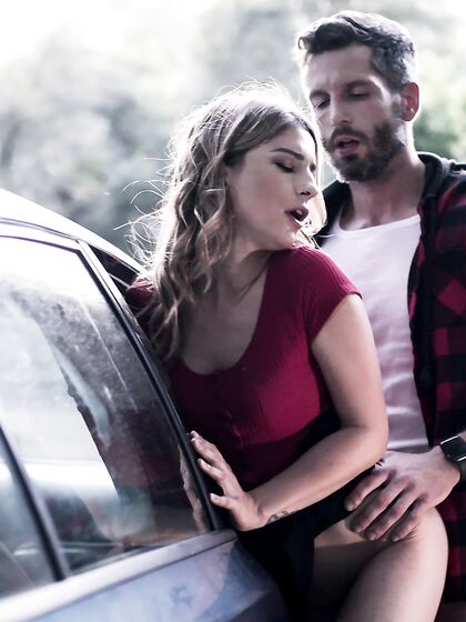 Kristen Scott Gives A Great Head And Gets Properly Fucked Outdoors