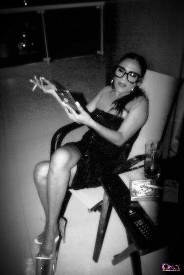SHOOTING WITH TANIAQ SHEMALE