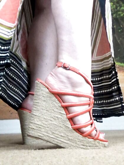Wedge me in
