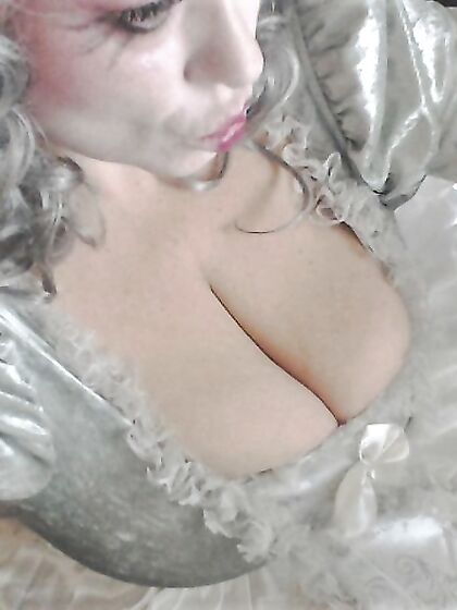 Samantha 38g as Marie Antoinette