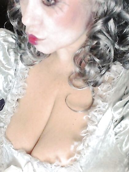Samantha 38g as Marie Antoinette