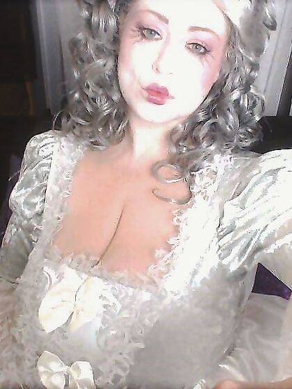 Samantha 38g as Marie Antoinette